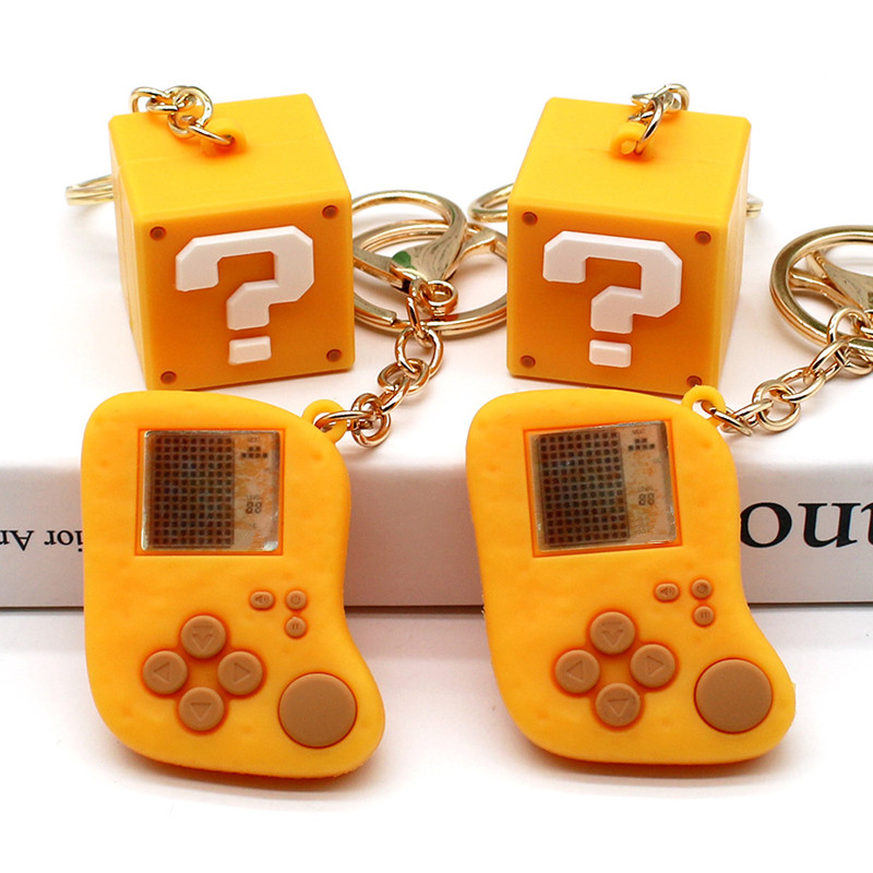 Gaming Console In Car - Kreativer Simulations-Fragezeichen-Box-Schlüsselanhänger, Tetris-Spielkonsole, PVC-Material-Tasche, Autoschlüsselanhänger, Exquisites